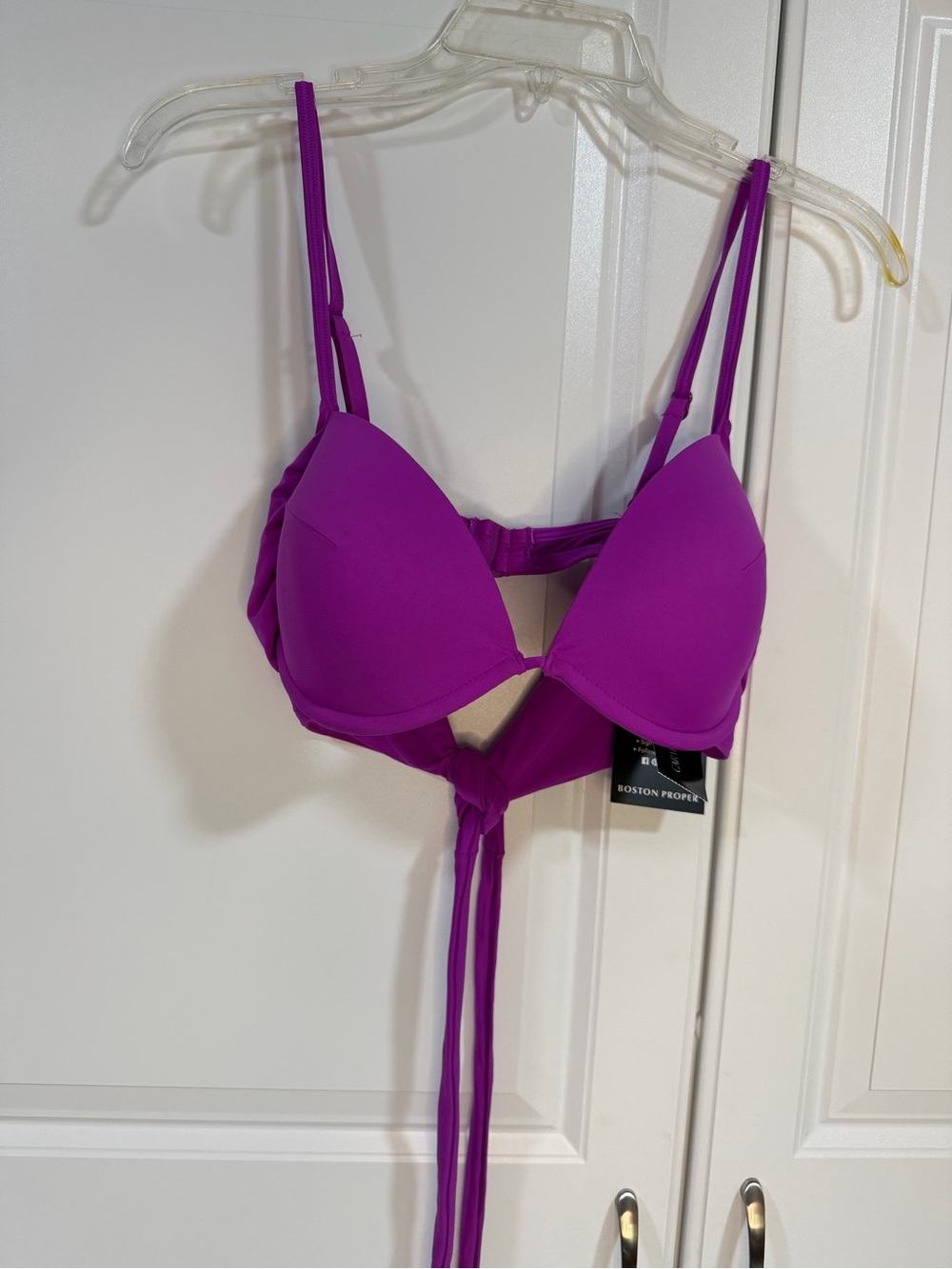 Brand New with Tags (NWT) Carmen Marc Valvo Bikini Swim Top